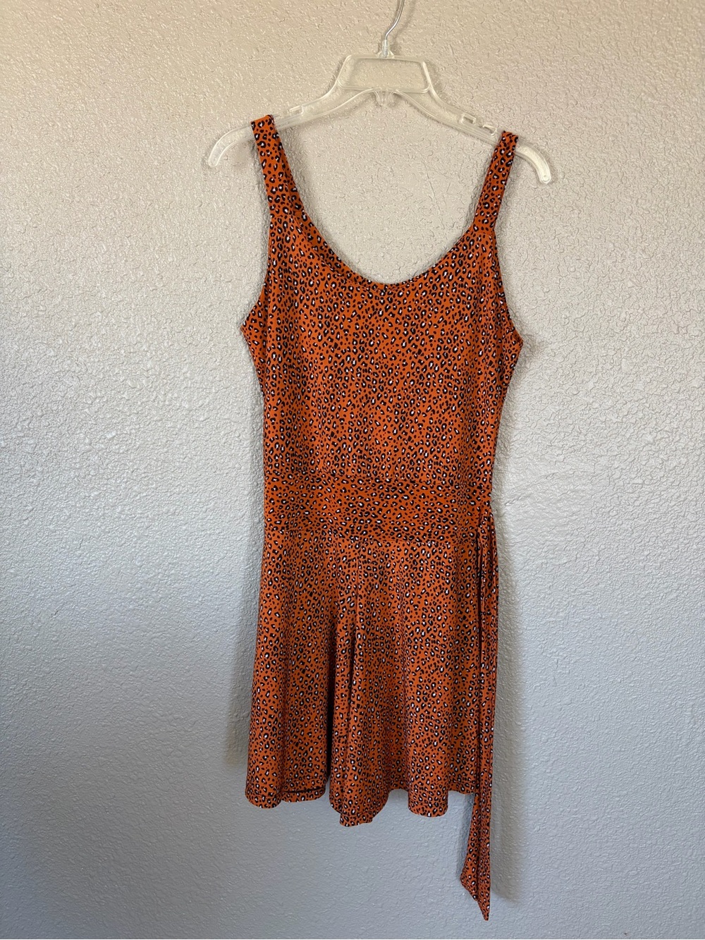 Orange Leopard-Print jumpsuit romper women’s Size M - Picture 2 of 11